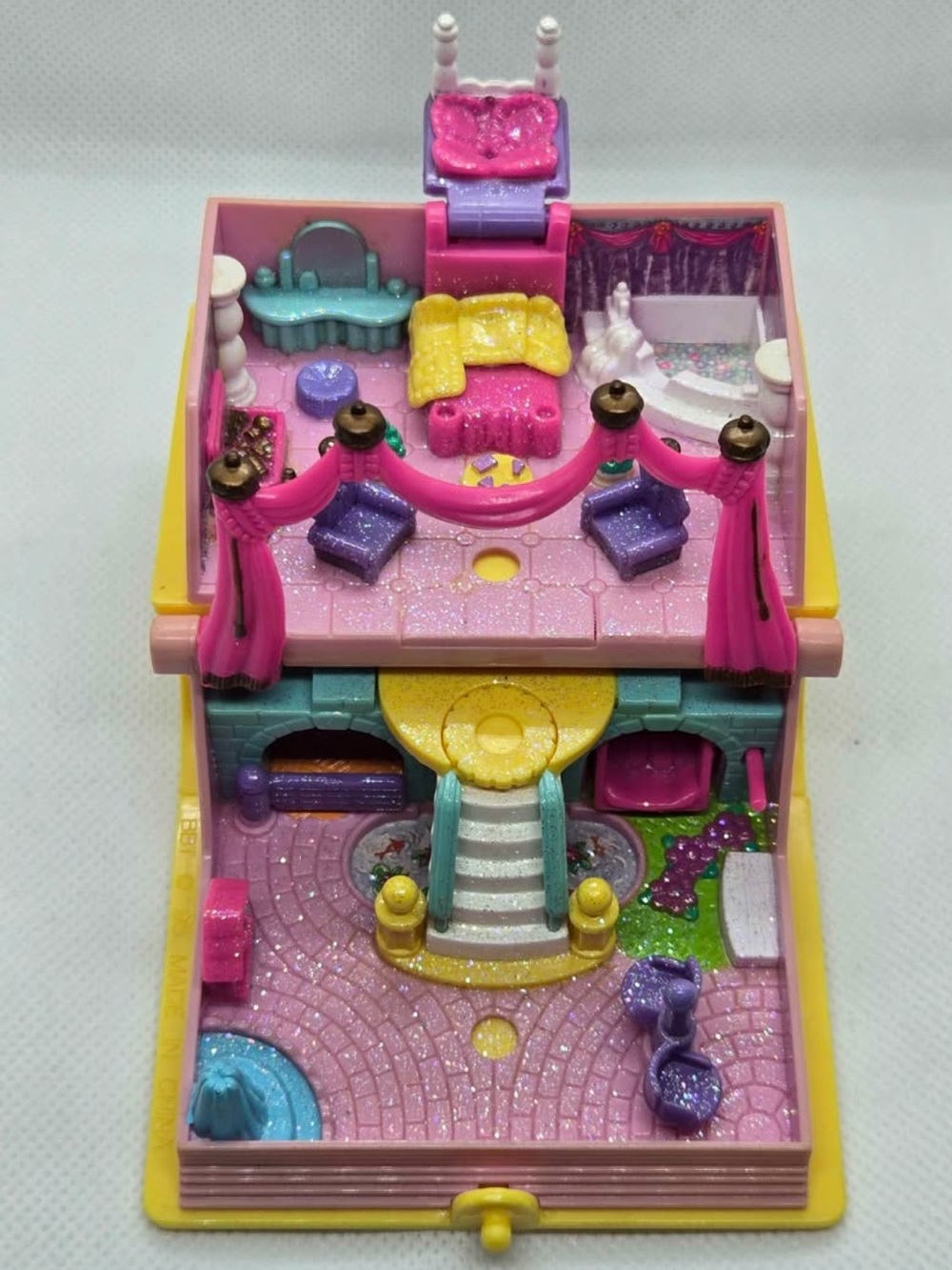 VTG 1995 Polly Pocket Princess Palace Enchanted Storybook Set with 2 Figurines - Picture 7 of 10